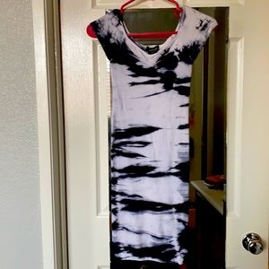 Stretchy and comfortable Bebe Dress size small